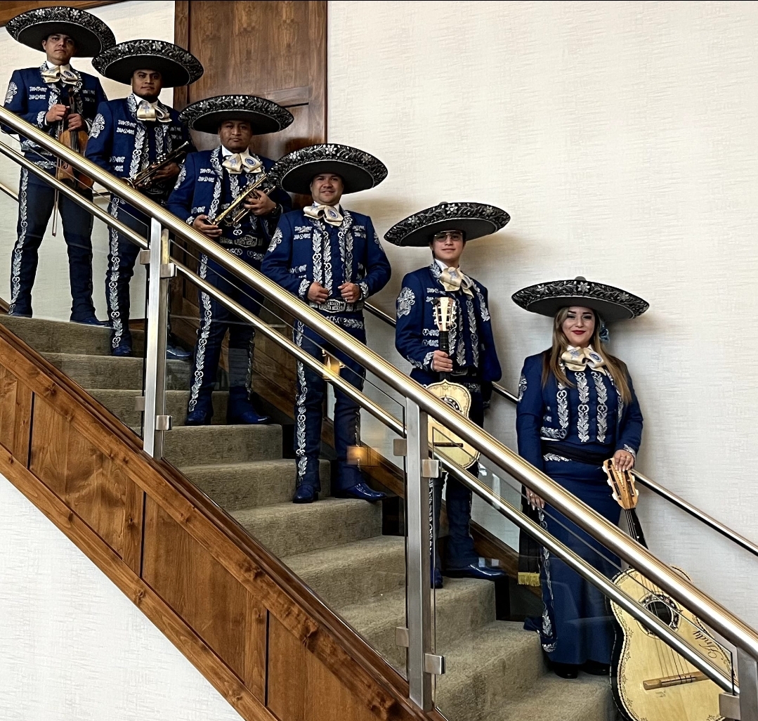 Mariachi Dinastía Mexicana grupo completo